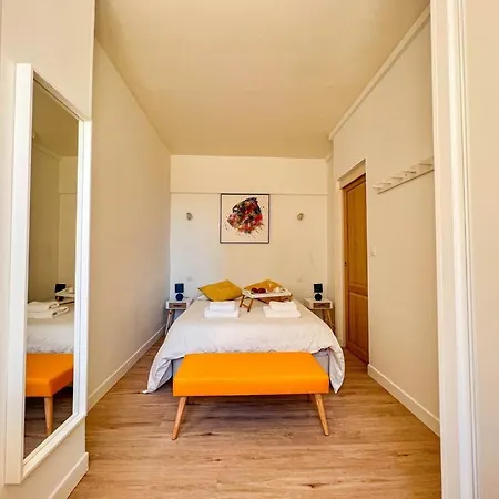 Vue Parking Privé Place Med Appartement