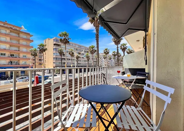 Vue Parking Prive Place Med Apartman *
